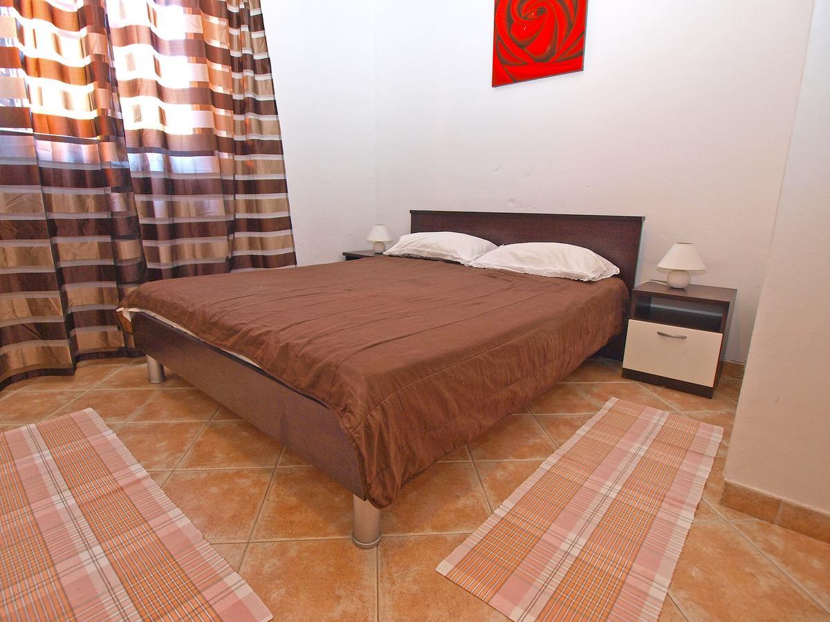 Apartments Sandra 1335 풀라 외부 사진