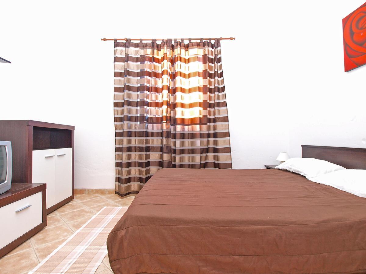 Apartments Sandra 1335 풀라 외부 사진